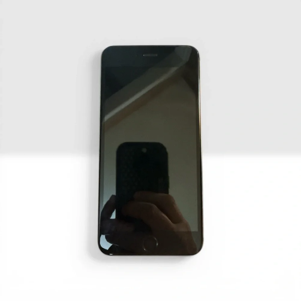 Apple IPhone 6 Plus 64GB ( Parts Only) Battery Is Bad. Unlocked
